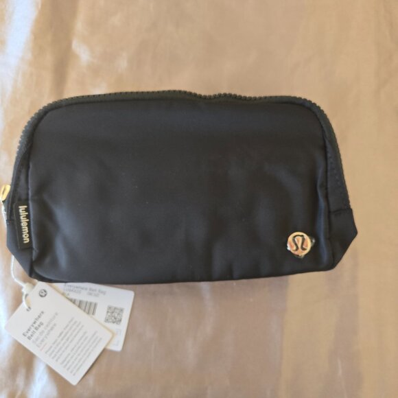 lululemon athletica Handbags - Brand New LULULEMON Black Everywhere Crossbody / Belt Bag with tags